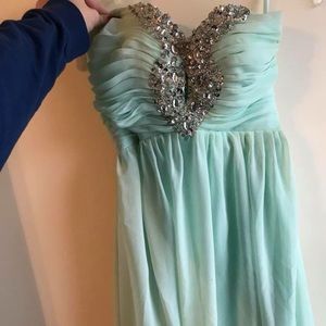Gorgeous strapless mint dress!!